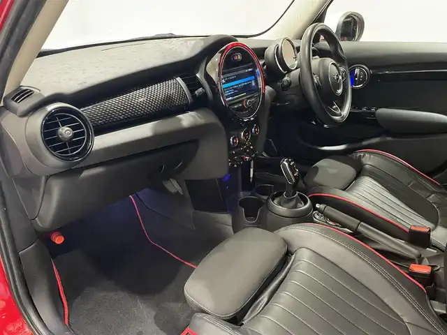 ＭＩＮＩ ミニ クーパー S 愛知県 2019(令1)年 2.6万km チリ・レッド ペッパーパッケージ　/前席CABANAシートカバー　/LCIモデル　/ジョンクーパーワークスステアリング　/パドルシフト/純正ナビ　/Bluetooth　/バックカメラ　/カロッツェリアフルセグTVキット　/インテリジェントセーフティー　/ドライブレコーダー　/ミラー型ETC　/LEDヘッドライト/コーナーセンサー/プッシュスタート/アイドリングストップ