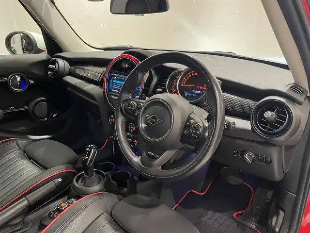 ＭＩＮＩ ミニ クーパー S 愛知県 2019(令1)年 2.6万km チリ・レッド ペッパーパッケージ　/前席CABANAシートカバー　/LCIモデル　/ジョンクーパーワークスステアリング　/パドルシフト/純正ナビ　/Bluetooth　/バックカメラ　/カロッツェリアフルセグTVキット　/インテリジェントセーフティー　/ドライブレコーダー　/ミラー型ETC　/LEDヘッドライト/コーナーセンサー/プッシュスタート/アイドリングストップ