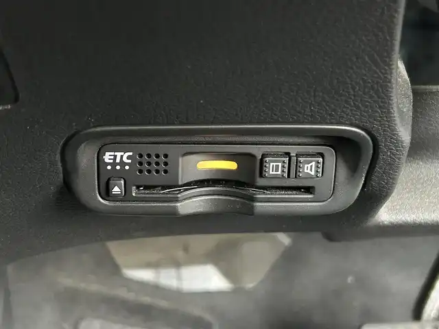 ホンダ ヴェゼル ハイブリッド Z ホンダセンシング 宮城県 2019(令1)年 9.9万km プラチナホワイトパール ワンオーナー/ホンダセンシング/●衝突軽減ブレーキ〈CMBS〉/●誤発進抑制機能/●歩行者事故低減ステアリング/●路外逸脱抑制機能/●ACC〈アダプティブ・クルーズ・コントロール〉/●LKAS〈車線維持支援システム〉/●先行車発進お知らせ機能/●標識認識機能/コンフォートビューパッケージ/●親水/ヒーテッドドアミラー/●フロントドア撥水ガラス/●熱線入りフロントウインドウ/純正SDナビ/・Bluetooth/・フルセグTV/・CD/DVD/バックカメラ/ドライブレコーダー/ETC/ハーフレザーシート/運転席・助手席シートヒーター/チップアップシート/革巻きステアリング/ステアリングスイッチ/LEDヘッドランプ/オートライト/電子制御パーキングブレーキ/オートブレーキホールド機能/プッシュスタート＆スペアキー/ルーフレール/純正17AW/ドアバイザー/W/サイド/カーテンエアバッグ/取扱説明書/保証書