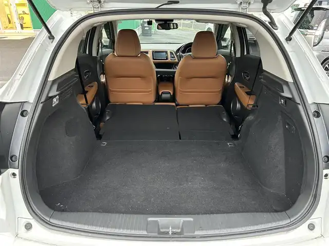 ホンダ ヴェゼル ハイブリッド Z ホンダセンシング 宮城県 2019(令1)年 9.9万km プラチナホワイトパール ワンオーナー/ホンダセンシング/●衝突軽減ブレーキ〈CMBS〉/●誤発進抑制機能/●歩行者事故低減ステアリング/●路外逸脱抑制機能/●ACC〈アダプティブ・クルーズ・コントロール〉/●LKAS〈車線維持支援システム〉/●先行車発進お知らせ機能/●標識認識機能/コンフォートビューパッケージ/●親水/ヒーテッドドアミラー/●フロントドア撥水ガラス/●熱線入りフロントウインドウ/純正SDナビ/・Bluetooth/・フルセグTV/・CD/DVD/バックカメラ/ドライブレコーダー/ETC/ハーフレザーシート/運転席・助手席シートヒーター/チップアップシート/革巻きステアリング/ステアリングスイッチ/LEDヘッドランプ/オートライト/電子制御パーキングブレーキ/オートブレーキホールド機能/プッシュスタート＆スペアキー/ルーフレール/純正17AW/ドアバイザー/W/サイド/カーテンエアバッグ/取扱説明書/保証書