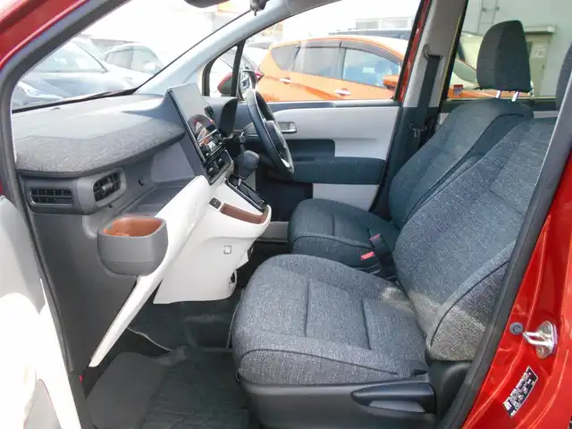 トヨタ シエンタ Z 福岡県 2022(令4)年 2.4万km スカーレットメタリック 　シエンタ　・　Z　/新車時保証書・ユーザーガイド/純正ナビ・フルセグTV・bluetooth/純正バックガイドモニター/純正ビルトイン2.0ETC/スマーチキー×2・プッシュスタート/純正リモコンエンジンスターター/レーダークルーズコントロール/ステアリングスイッチ・ヒーダー/オートLEDヘッドライト/オート電格ドアミラー/D・N席シートヒーター/両側パワースライドD