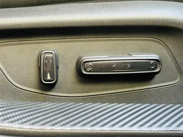 ホンダ シビック e:HEV 神奈川県 2022(令4)年 1.8万km プレミアムクリスタルレッドM 純正メモリナビ/・DTV/Bluetooth/Apple Car Play/ラジオ/バックカメラ/前後ドライブレコーダー/BOSEプレミアムサウンド/ホンダセンシング/・衝突軽減ブレーキ/・路外逸脱抑制機能/・先行者発進お知らせ機能/レーダークルーズコントロール/クリアランスソナー/黒ハーフレザーシート/前席パワーシート/前席シートヒーター/ビルトインETC2.0/パドルシフト/スマートフォン置くだけ充電/USBソケット/純正ドアハンドルプロテクター/純正フロアマット/純正トランクマット/トノカバー/純正18インチアルミホイール/純正LEDヘッドライト/フォグランプ/プッシュEgスタート/ストップ/スマートキー×2/取扱説明書/新車時保証書