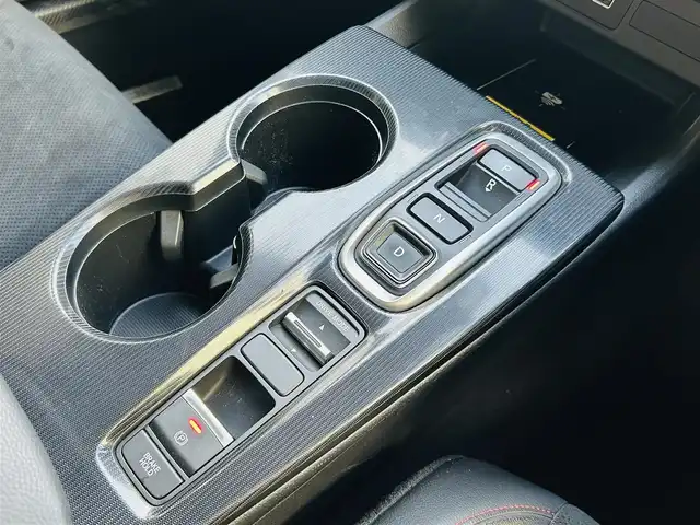 ホンダ シビック e:HEV 神奈川県 2022(令4)年 1.8万km プレミアムクリスタルレッドM 純正メモリナビ/・DTV/Bluetooth/Apple Car Play/ラジオ/バックカメラ/前後ドライブレコーダー/BOSEプレミアムサウンド/ホンダセンシング/・衝突軽減ブレーキ/・路外逸脱抑制機能/・先行者発進お知らせ機能/レーダークルーズコントロール/クリアランスソナー/黒ハーフレザーシート/前席パワーシート/前席シートヒーター/ビルトインETC2.0/パドルシフト/スマートフォン置くだけ充電/USBソケット/純正ドアハンドルプロテクター/純正フロアマット/純正トランクマット/トノカバー/純正18インチアルミホイール/純正LEDヘッドライト/フォグランプ/プッシュEgスタート/ストップ/スマートキー×2/取扱説明書/新車時保証書