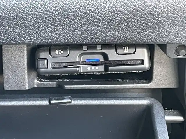 日産 セレナ e－パワー ハイウェイスター V 東京都 2019(平31)年 6.6万km 白 社外ナビ/　　TV　フルセグ　Bluetooth　/両側電動スライドドア　/レーダークルーズコントロールシステム　/シートヒーター　/ＥＴＣ　/パドルシフト　/バックカメラ　/純正フロアマット　/ＡＢＳ　/横滑り防止装置　/コーナーセンサー　/レーンアシスト　/盗難防止装置