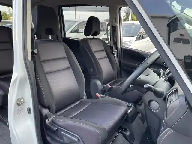 日産 セレナ e－パワー ハイウェイスター V 東京都 2019(平31)年 6.6万km 白 社外ナビ/　　TV　フルセグ　Bluetooth　/両側電動スライドドア　/レーダークルーズコントロールシステム　/シートヒーター　/ＥＴＣ　/パドルシフト　/バックカメラ　/純正フロアマット　/ＡＢＳ　/横滑り防止装置　/コーナーセンサー　/レーンアシスト　/盗難防止装置