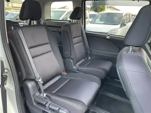 日産 セレナ e－パワー ハイウェイスター V 東京都 2019(平31)年 6.6万km 白 社外ナビ/　　TV　フルセグ　Bluetooth　/両側電動スライドドア　/レーダークルーズコントロールシステム　/シートヒーター　/ＥＴＣ　/パドルシフト　/バックカメラ　/純正フロアマット　/ＡＢＳ　/横滑り防止装置　/コーナーセンサー　/レーンアシスト　/盗難防止装置