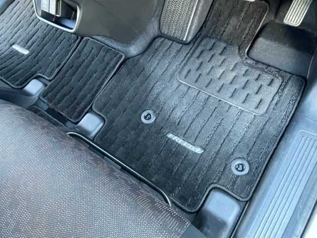 ホンダ フリード＋ クロスター ホンダセンシング 神奈川県 2021(令3)年 2.3万km プラチナホワイトパール ワンオーナー			/社外8インチナビ【AVIC-RL720】/・DTV/DVD/CD/Bluetooth/SD/バックカメラ/リアコーナーセンサー/ホンダセンシング/・衝突軽減ブレーキ			/・誤発進抑制機能					/・路外逸脱抑制機能			/アダプティブクルーズコントロール			/アイドリングストップ					/ビルトインETC			/前側ドライブレコーダー			/ルーフレール/純正15インチAW/プッシュEgスタート/ストップ/スマートキー×2/オートライト		/LEDヘッドライト/フォグランプ/ターンランプ付電動格納ドアミラー/ドアバイザー/純正フロアマット			/取扱説明書/ナビ取扱説明書/新車時保証書