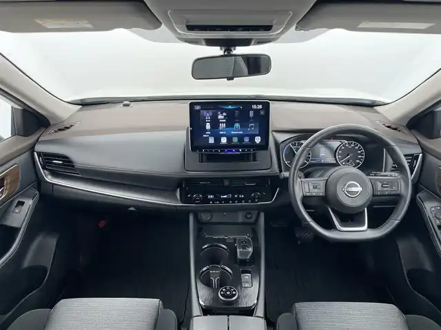 日産 エクストレイル S e－4ORCE 富山県 2023(令5)年 5.8万km ブリリアントホワイトパール ワンオーナー/4WD/アルパイン11型ディスプレイオーディオ【DAF11Z】/（AM/FM/USB/BT/CarPlay/HDMI）/衝突被害軽減ブレーキ/クルーズコントロール/オートマチックハイビーム/LEDヘッドライト/コーナーセンサー前後/標識認識機能/ボンネットバグガード/サイドステップランニングボード/全席シートヒーター/ステアリングヒーター/スマートキー/プッシュスタート/純正１８インチAW/純正フロアマット/保証書