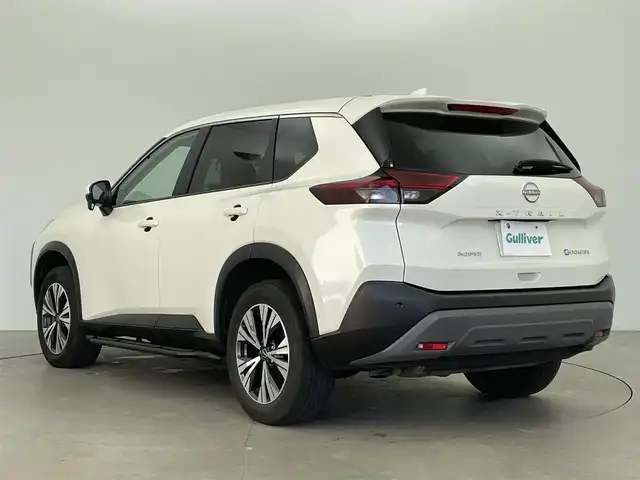 日産 エクストレイル S e－4ORCE 富山県 2023(令5)年 5.8万km ブリリアントホワイトパール ワンオーナー/4WD/アルパイン11型ディスプレイオーディオ【DAF11Z】/（AM/FM/USB/BT/CarPlay/HDMI）/衝突被害軽減ブレーキ/クルーズコントロール/オートマチックハイビーム/LEDヘッドライト/コーナーセンサー前後/標識認識機能/ボンネットバグガード/サイドステップランニングボード/全席シートヒーター/ステアリングヒーター/スマートキー/プッシュスタート/純正１８インチAW/純正フロアマット/保証書