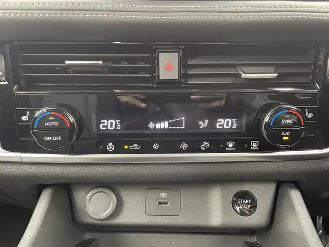 日産 エクストレイル S e－4ORCE 富山県 2023(令5)年 5.8万km ブリリアントホワイトパール ワンオーナー/4WD/アルパイン11型ディスプレイオーディオ【DAF11Z】/（AM/FM/USB/BT/CarPlay/HDMI）/衝突被害軽減ブレーキ/クルーズコントロール/オートマチックハイビーム/LEDヘッドライト/コーナーセンサー前後/標識認識機能/ボンネットバグガード/サイドステップランニングボード/全席シートヒーター/ステアリングヒーター/スマートキー/プッシュスタート/純正１８インチAW/純正フロアマット/保証書