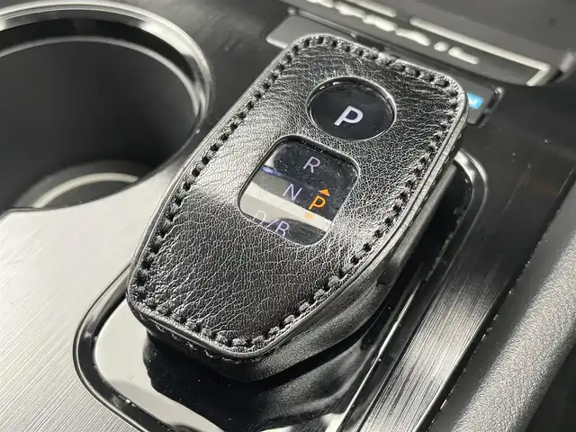 日産 エクストレイル S e－4ORCE 富山県 2023(令5)年 5.8万km ブリリアントホワイトパール ワンオーナー/4WD/アルパイン11型ディスプレイオーディオ【DAF11Z】/（AM/FM/USB/BT/CarPlay/HDMI）/衝突被害軽減ブレーキ/クルーズコントロール/オートマチックハイビーム/LEDヘッドライト/コーナーセンサー前後/標識認識機能/ボンネットバグガード/サイドステップランニングボード/全席シートヒーター/ステアリングヒーター/スマートキー/プッシュスタート/純正１８インチAW/純正フロアマット/保証書