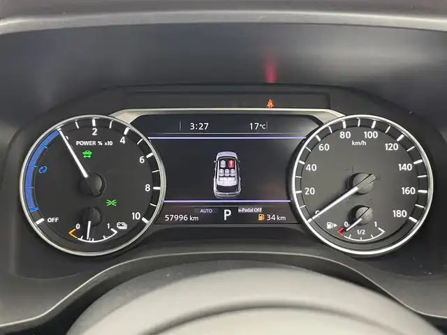 日産 エクストレイル S e－4ORCE 富山県 2023(令5)年 5.8万km ブリリアントホワイトパール ワンオーナー/4WD/アルパイン11型ディスプレイオーディオ【DAF11Z】/（AM/FM/USB/BT/CarPlay/HDMI）/衝突被害軽減ブレーキ/クルーズコントロール/オートマチックハイビーム/LEDヘッドライト/コーナーセンサー前後/標識認識機能/ボンネットバグガード/サイドステップランニングボード/全席シートヒーター/ステアリングヒーター/スマートキー/プッシュスタート/純正１８インチAW/純正フロアマット/保証書