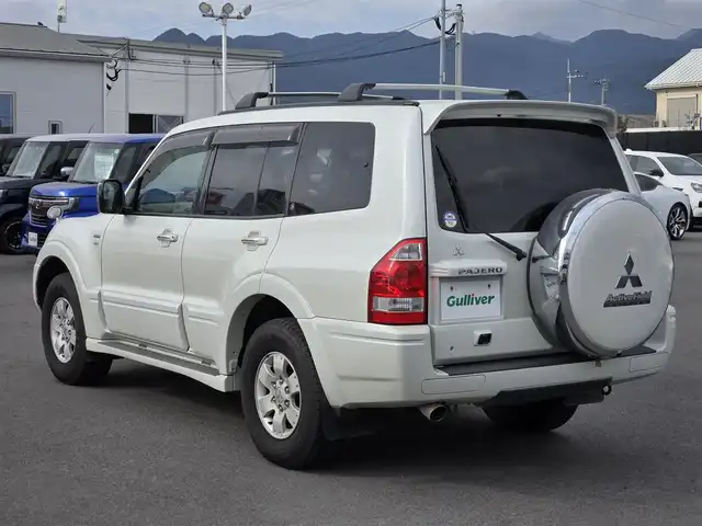 三菱 パジェロ 鹿児島県 2005(平17)年 7万km ウォームホワイトパール 純正ＨＤＤナビ　/バックカメラ　/社外ＥＴＣ　/ＭＴモード付きＡＴ　/ワンセグテレビ　/純正アルミホイール（１６インチ）　/エンジンイモビライザー　/ムーンルーフ　/横滑り防止装置　/１００Ｖ充電　/ルーフレール/Wエアバッグ