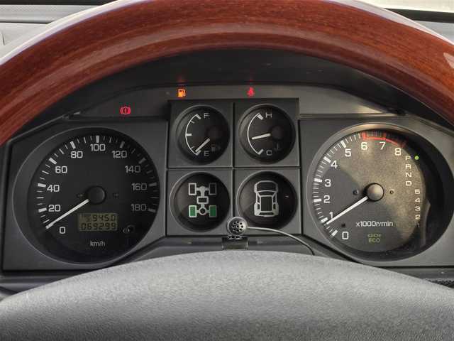 三菱 パジェロ 鹿児島県 2005(平17)年 7万km ウォームホワイトパール 純正ＨＤＤナビ　/バックカメラ　/社外ＥＴＣ　/ＭＴモード付きＡＴ　/ワンセグテレビ　/純正アルミホイール（１６インチ）　/エンジンイモビライザー　/ムーンルーフ　/横滑り防止装置　/１００Ｖ充電　/ルーフレール/Wエアバッグ