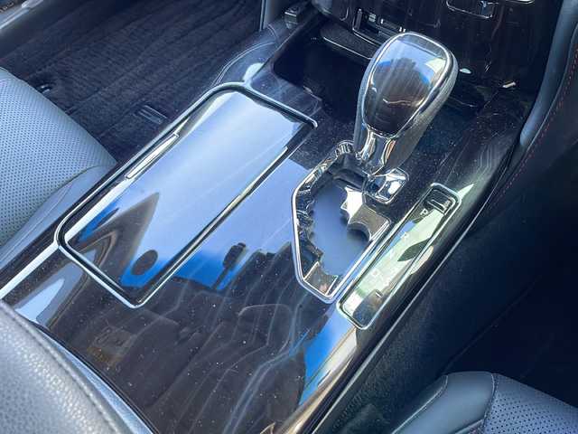 トヨタ クラウン ハイブリッド アスリートG 東京都 2017(平29)年 3.2万km プレシャスブラックパール ワンオーナー/純正メモリナビ/CD/DVD/BT/フルセグテレビ/バックカメラ/ウィンカーミラー/クルーズコントロール/プッシュスタート/ドアバイザー/ETC/レザーシート/パワーシート/シートヒーター/エアーシート/ハンドルヒーター/前後ドラレコ/前後コーナーセンサー/PCS/BSM/社外AW付スタッドレス4本積載