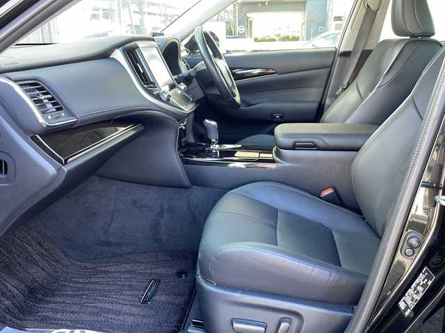 トヨタ クラウン ハイブリッド アスリートG 東京都 2017(平29)年 3.2万km プレシャスブラックパール ワンオーナー/純正メモリナビ/CD/DVD/BT/フルセグテレビ/バックカメラ/ウィンカーミラー/クルーズコントロール/プッシュスタート/ドアバイザー/ETC/レザーシート/パワーシート/シートヒーター/エアーシート/ハンドルヒーター/前後ドラレコ/前後コーナーセンサー/PCS/BSM/社外AW付スタッドレス4本積載