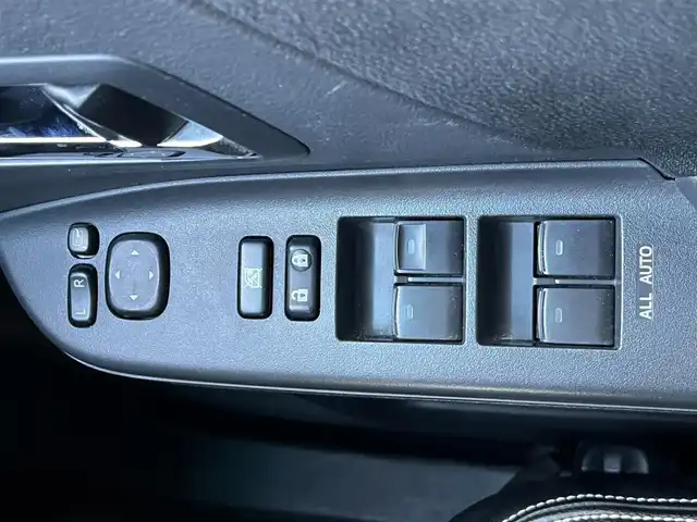 トヨタ ヴェルファイア 2．4Z 栃木県 2013(平25)年 8.6万km ホワイトパールクリスタルシャイン (株)IDOMが運営する【じしゃロン宇都宮店】の自社ローン対象車両になります。こちらは現金ご利用時の価格です。自社ローンご希望の方は別途その旨お申付け下さい。/社外ナビ/バックカメラ/フルセグ/Ｂｌｕｅｔｏｏｔｈ/フリップダウンモニター/両側パワースライドドア/ＥＴＣ/スマートキー/純正アルミホイール/ＨＩＤヘッドライト/オートライト/フォグライト