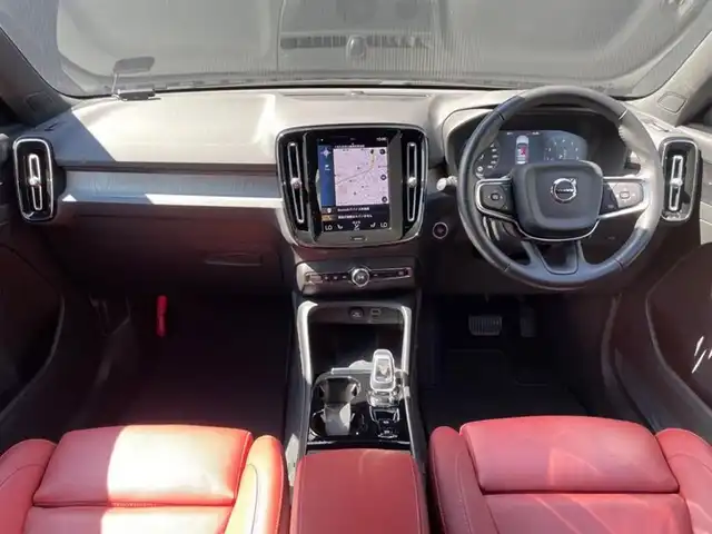 ボルボ ＸＣ４０ B4 AWD インスクリプション 福岡県 2021(令3)年 1.4万km 黒 純正ナビ/フルセグTV/シートヒーター/ACC/ETC2.0/USB×2/メモリーパワーシート/harman kardonプレミアムサウンド/自動駐車/Bluetooth/電動リアゲート/ワンオーナー/LEDヘッドライト/レザーシート/19インチ純正ホイール/全方位カメラ/ルーフレール