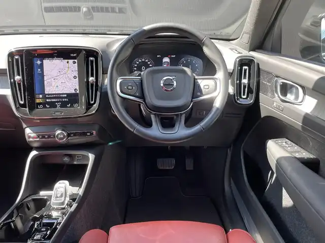 ボルボ ＸＣ４０ B4 AWD インスクリプション 福岡県 2021(令3)年 1.4万km 黒 純正ナビ/フルセグTV/シートヒーター/ACC/ETC2.0/USB×2/メモリーパワーシート/harman kardonプレミアムサウンド/自動駐車/Bluetooth/電動リアゲート/ワンオーナー/LEDヘッドライト/レザーシート/19インチ純正ホイール/全方位カメラ/ルーフレール