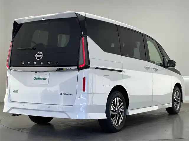 日産 セレナ e－パワー ハイウェイスター V 愛知県 2025(令7)年 0.1万km未満 プリズムホワイト 登録済未使用車　純正１２．３型ナビＴＶ　ＨＤＭＩ　プロパイロット　全方位カメラ　デジタルインナーミラー　ＥＴＣ２．０　純正前後ドラレコ　ワイヤレス充電　ＬＥＤライト　ＢＳＭ　衝突軽減　両側Ｐスラ　禁煙/e-POWER　ハイウエイスターV　ヘッドランプ オートレベライザー+アダプティブLEDヘッドライトシステム+インテリジェント アラウンドビューモニター（移動物 検知機能付）+インテリジェント ルームミラー+アドバンスドドライブアシストディスプレイ（12.3インチカラーディスプレイ）+統合型インターフェースディスプレイ+ワイヤレス充電器+6スピーカー+NissanConnectナビゲーションシステム（地デジ内蔵）+車載通信ユニット（TCU［Telematics Control Unit］）+ETC2.0ユニット（ビルトインタイプ）+ドライブレコーダー（前後セット）+プロパイロット（ナビリンク機能付）+プロパイロット緊急停止支援システム（SOSコール機能付）+SOSコール（488/400円）