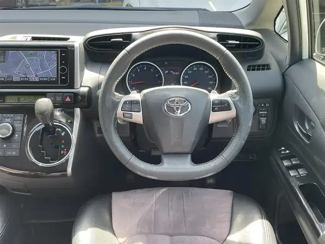 トヨタ ウィッシュ 1．8S 神奈川県 2012(平24)年 7.9万km ホワイトパールクリスタルシャイン ワンオーナー/D.OPHDDナビ・フルセグ・DVD・CD・SD・MSV・Bluetooth/バックカメラ/ビルトインETC/革巻ハンドル/パドルシフト/ステリモ/革巻シフトノブ/シートカバー/D/N席バニティミラー/ドアバイザー/純正16インチアルミ/キセノンヘッドライト/新車時保証書/取扱説明書/スペアキー