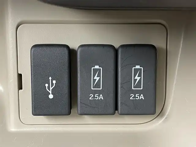 ホンダ Ｎ ＢＯＸ G L ホンダセンシング 千葉県 2020(令2)年 1.4万km ルナシルバーM 禁煙車/ホンダセンシング/　●衝突軽減ブレーキ〈CMBS〉/　●誤発進抑制機能　/　●歩行者事故低減ステアリング/　●先行車発進お知らせ機能/　●標識認識機能/　●路外逸脱抑制機能/　●ACC〈アダプティブ・クルーズ・コントロール〉/　●LKAS〈車線維持支援システム〉/　●後方誤発進抑制機能/　●オートハイビーム/純正ナビ　/ＢＴ/ＣＤ/ＡＭ/ＦＭ　/片側パワースライドドア　/バックカメラ　/ＬＥＤヘッドライト　/ドライブレコーダー/ETC/電格ミラー/シートヒーター/プッシュスタート/スマートキー