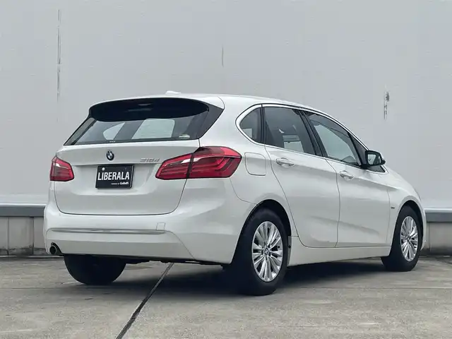 ＢＭＷ ２１８ｄ アクティブツアラー ラグジュアリー 東京都 2016(平28)年 4.2万km 白 インテリジェントＳ/純正ＨＤＤナビ/黒レザーシート/パワーシート/シートヒーター/ミラーＥＴＣ/純正ＬＥＤヘッドライト/オートライト/レーンディパーチャーウォーミング/キーレス/ＬＩＭコントロール