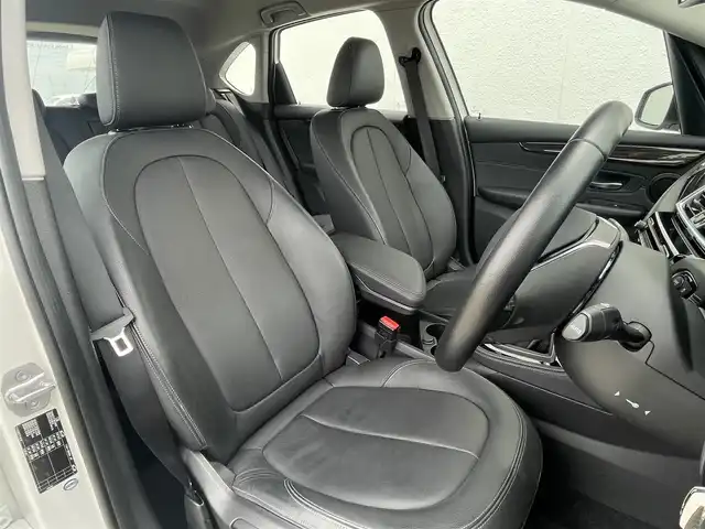 ＢＭＷ ２１８ｄ アクティブツアラー ラグジュアリー 東京都 2016(平28)年 4.2万km 白 インテリジェントＳ/純正ＨＤＤナビ/黒レザーシート/パワーシート/シートヒーター/ミラーＥＴＣ/純正ＬＥＤヘッドライト/オートライト/レーンディパーチャーウォーミング/キーレス/ＬＩＭコントロール