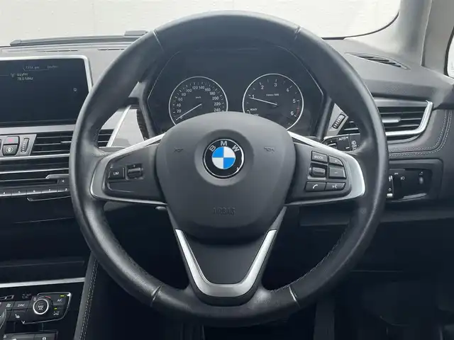 ＢＭＷ ２１８ｄ アクティブツアラー ラグジュアリー 東京都 2016(平28)年 4.2万km 白 インテリジェントＳ/純正ＨＤＤナビ/黒レザーシート/パワーシート/シートヒーター/ミラーＥＴＣ/純正ＬＥＤヘッドライト/オートライト/レーンディパーチャーウォーミング/キーレス/ＬＩＭコントロール