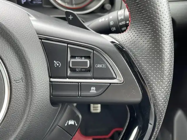 スズキ スイフト スポーツ セーフティPKG 東京都 2018(平30)年 1.9万km チャンピオンイエロー 純正ナビ/全方位モニター/デュアルカメラブレーキサポート/車線逸脱警報機能/アダプティブクルーズコントロール/シートヒーター/ＥＴＣ/ドライブレコーダー/横滑り抑制機能/ステアリングスイッチ
