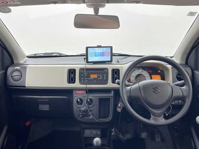 スズキ アルト F 秋田県 2019(令1)年 2.7万km ブルーイッシュブラックパール3 4WD/5MT/ポータブルナビ/純正オーディオ/AUX/シートヒーター/社外フロアマット/社外アルミホイール/ハロゲンライト/リモコンキー