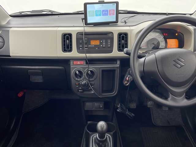 スズキ アルト F 秋田県 2019(令1)年 2.7万km ブルーイッシュブラックパール3 4WD/5MT/ポータブルナビ/純正オーディオ/AUX/シートヒーター/社外フロアマット/社外アルミホイール/ハロゲンライト/リモコンキー