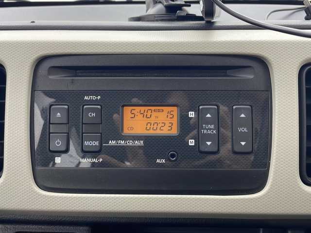 スズキ アルト F 秋田県 2019(令1)年 2.7万km ブルーイッシュブラックパール3 4WD/5MT/ポータブルナビ/純正オーディオ/AUX/シートヒーター/社外フロアマット/社外アルミホイール/ハロゲンライト/リモコンキー