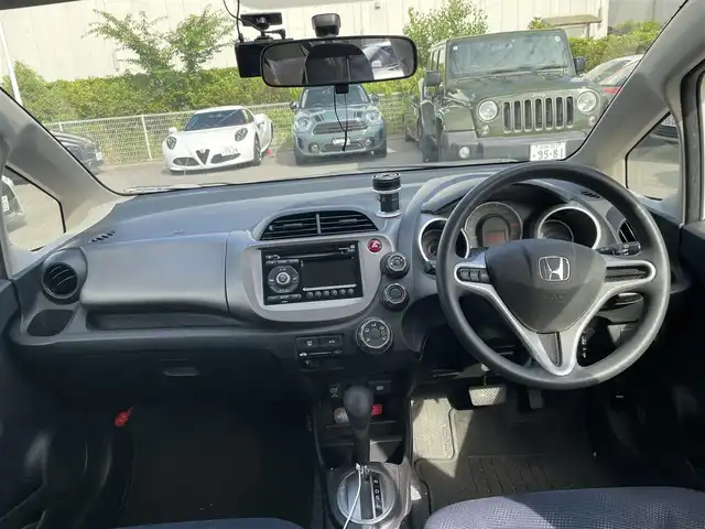 ホンダ フィット G 滋賀県 2011(平23)年 5.4万km 白 純正オーディオ/CD/USB/AUX/Bカメラ/ドライブレコーダー前後