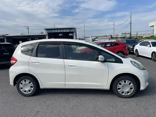 ホンダ フィット G 滋賀県 2011(平23)年 5.4万km 白 純正オーディオ/CD/USB/AUX/Bカメラ/ドライブレコーダー前後