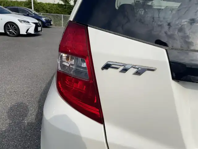 ホンダ フィット G 滋賀県 2011(平23)年 5.4万km 白 純正オーディオ/CD/USB/AUX/Bカメラ/ドライブレコーダー前後