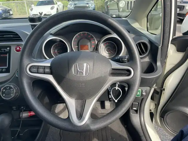 ホンダ フィット G 滋賀県 2011(平23)年 5.4万km 白 純正オーディオ/CD/USB/AUX/Bカメラ/ドライブレコーダー前後
