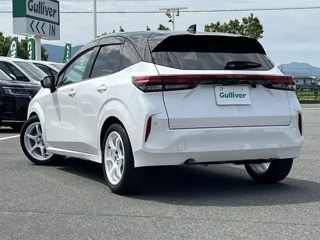 日産 オーラ G レザーエディション 奈良県 2023(令5)年 2.1万km ピュアホワイトパール / スーパーブラック 2トーン ワンオーナー/純正ナビ(フルセグTV/AM・FM/BT/AppleCarPlay/AndroidAuto/HDMI)/BOSEサウンド/ADVAN17インチアルミホイール/ローダウン(純正サスペンション積込)/アラウンドビューモニター/ビルトインETC2.0/プロパイロット/インテリジェントエマージェンシーブレーキ/インテリジェントクルーズコントロール/インテリジェントルームミラー/前方ドライブレコーダー/シートヒーター(D/N席)/ステアリングヒーター/純正フロアマット/スペアキー