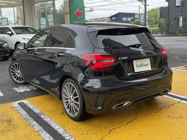メルセデス・ベンツ Ａ１８０ AMG スタイル 静岡県 2017(平29)年 4.5万km コスモスブラック サンルーフ/純正ディスプレイオーディオ/DVD/CD/SD/BT/USB/バックカメラ/ハーフレザーシート/前席シートヒーター /前席メモリー付パワーシート/衝突軽減ブレーキ/レーンキープアシスト/ブラインドスポットモニター/クリアランスソナー/レーダークルーズコントロール/前後ドライブレコーダー/LEDヘッドライト/純正18インチAW/スマートキー×2/保証書/取扱説明書/R3/5点検記録簿有