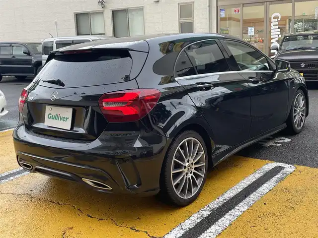 メルセデス・ベンツ Ａ１８０ AMG スタイル 静岡県 2017(平29)年 4.5万km コスモスブラック サンルーフ/純正ディスプレイオーディオ/DVD/CD/SD/BT/USB/バックカメラ/ハーフレザーシート/前席シートヒーター /前席メモリー付パワーシート/衝突軽減ブレーキ/レーンキープアシスト/ブラインドスポットモニター/クリアランスソナー/レーダークルーズコントロール/前後ドライブレコーダー/LEDヘッドライト/純正18インチAW/スマートキー×2/保証書/取扱説明書/R3/5点検記録簿有