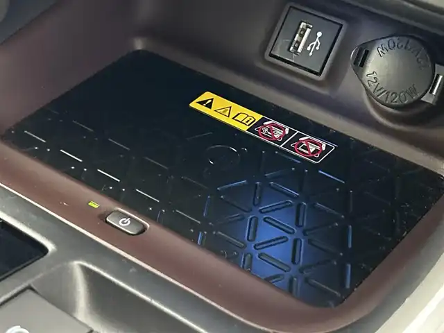 トヨタ ＲＡＶ４ ハイブリッドG 福岡県 2023(令5)年 3.1万km プラチナホワイトパールマイカ モデリスタエアロ/サンルーフ/純正10.5インチディスプレイオーディオナビ/プリクラッシュセーフティ/パーキングサポートブレーキ/車線逸脱/オートハイビーム/ブラインドスポットモニター/運転席パワーシート/ステアリングヒーター/前席シートヒーター／ベンチレーション/パワーバックドア/デジタルインナーミラー/レザーシート/ETC２．０