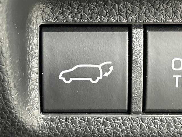 トヨタ ＲＡＶ４ ハイブリッドG 福岡県 2023(令5)年 3.1万km プラチナホワイトパールマイカ モデリスタエアロ/サンルーフ/純正10.5インチディスプレイオーディオナビ/プリクラッシュセーフティ/パーキングサポートブレーキ/車線逸脱/オートハイビーム/ブラインドスポットモニター/運転席パワーシート/ステアリングヒーター/前席シートヒーター／ベンチレーション/パワーバックドア/デジタルインナーミラー/レザーシート/ETC２．０