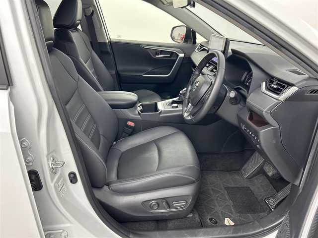トヨタ ＲＡＶ４ ハイブリッドG 福岡県 2023(令5)年 3.1万km プラチナホワイトパールマイカ モデリスタエアロ/サンルーフ/純正10.5インチディスプレイオーディオナビ/プリクラッシュセーフティ/パーキングサポートブレーキ/車線逸脱/オートハイビーム/ブラインドスポットモニター/運転席パワーシート/ステアリングヒーター/前席シートヒーター／ベンチレーション/パワーバックドア/デジタルインナーミラー/レザーシート/ETC２．０