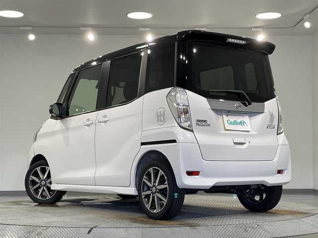 日産 デイズ ルークス ハイウェイスターX Gパッケージ 愛知県 2016(平28)年 5.6万km アメジストブラック/シルキーホワイト 純正SDナビ　/（Bluetooth/フルセグTV/FM/AM/CD・DVD再生）/アラウンドビューモニター　/両側パワースライドドア　/衝突軽減ブレーキ　/ビルトインＥＴＣ　/ＬＥＤヘッドライト　/オートマチックハイビーム　/アイドリングストップ　/横滑り防止　/プッシュスタート　/　　-スマートキー/ステアリングスイッチ/フォグランプ/純正フロアマット