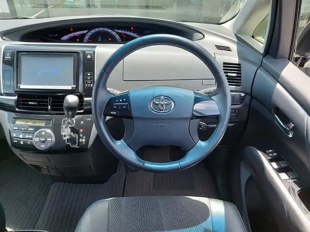 トヨタ エスティマ アエラス プレミアムエディション 東京都 2015(平27)年 6.4万km ホワイトパールクリスタルシャイン 7人乗/純正9インチナビ〈NSZA-X64T〉/・Bluetooth/・フルセグTV/・CD/DVD/バックカメラ/ビルトインETC/両側パワースライドドア/HIDヘッドライト/純正18インチアルミホイール/クルーズコントロール