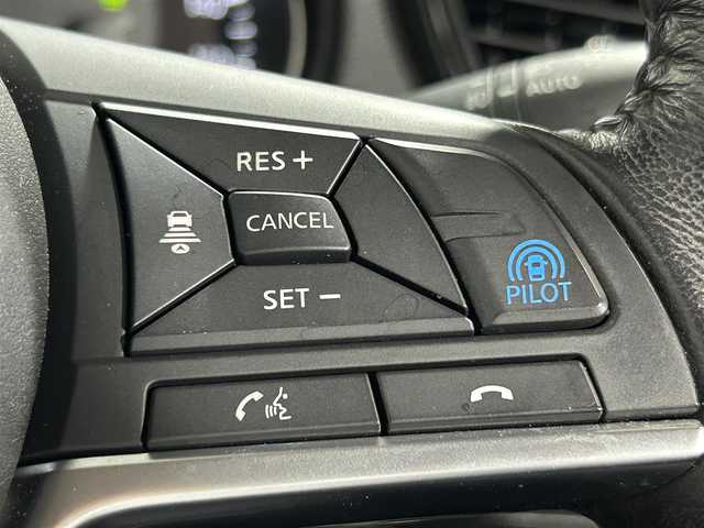 日産 エクストレイル ハイブリッド 20X 大阪府 2017(平29)年 2.6万km ガーネットレッド プロパイロット　純正９ｉｎｃナビＴＶ　３６０カメラ　デジタルインナーミラー　革シート　シートヒーター　電動リアゲート　衝突軽減　レーダーＣ　クリアランスソナー　ＢＳＭ　前後ドラレコ