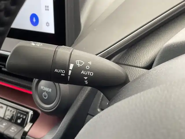 トヨタ プリウス Z 栃木県 2023(令5)年 1.3万km アティチュードブラックマイカ ワンオーナー/純正ナビ/(CD/DVD/Bluetooth/USB)/トヨタセーフティーセンス/・衝突軽減ブレーキ/・車線逸脱警報/・オートマチックハイビーム/・先行車発進告知機能/ブラインドスポットモニター/置くだけ充電/スマートルームミラー/オートブレーキホールド/バックカメラ/コーナーセンサー/ETC/前方ドラレコ/パワーシート/シートヒーター/シートエアコン/メモリーシート/禁煙車/オートライト/LEDヘッドライト/横滑り防止装置/フォグランプ/スマートキー/プッシュスタート/ステアリングスイッチ/革巻きステアリング/ウィンカーミラー/電動格納ミラー/純正19インチアルミホイール/純正フロアマット