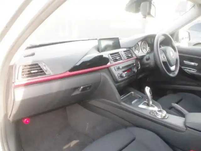 ＢＭＷ ３２０ｉ xDrive ツーリング スポーツ 岩手県 2015(平27)年 6.6万km アルピンホワイトⅢ インテリセーフ/LDW/純正HDDナビ/バックカメラ/ミラーETC/コンフォートアクセス/リアPDC/クルコン/パワーシート/D席社外シートヒーター/Pバックドア/キセノンライト/社外18インチホイール/16インチ冬タイヤホイールあり