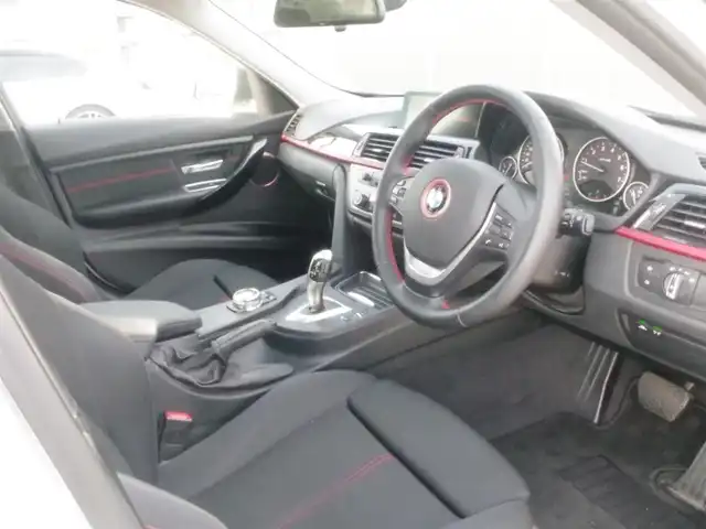 ＢＭＷ ３２０ｉ xDrive ツーリング スポーツ 岩手県 2015(平27)年 6.6万km アルピンホワイトⅢ インテリセーフ/LDW/純正HDDナビ/バックカメラ/ミラーETC/コンフォートアクセス/リアPDC/クルコン/パワーシート/D席社外シートヒーター/Pバックドア/キセノンライト/社外18インチホイール/16インチ冬タイヤホイールあり