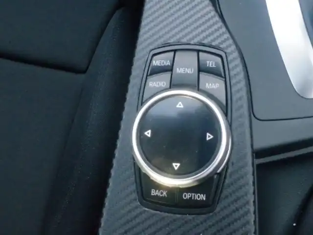 ＢＭＷ ３２０ｉ xDrive ツーリング スポーツ 岩手県 2015(平27)年 6.6万km アルピンホワイトⅢ インテリセーフ/LDW/純正HDDナビ/バックカメラ/ミラーETC/コンフォートアクセス/リアPDC/クルコン/パワーシート/D席社外シートヒーター/Pバックドア/キセノンライト/社外18インチホイール/16インチ冬タイヤホイールあり
